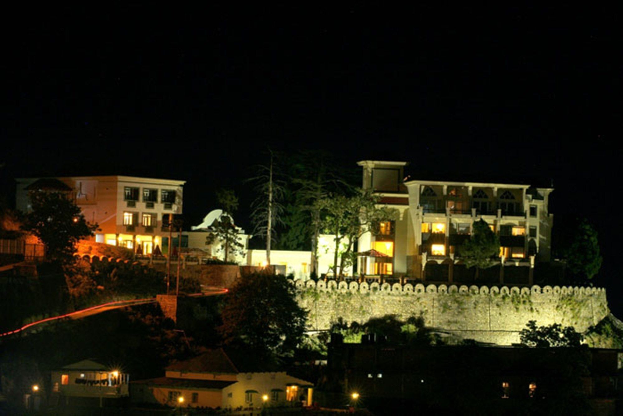 Royal Orchid Fort Resort Mussoorie Esterno foto