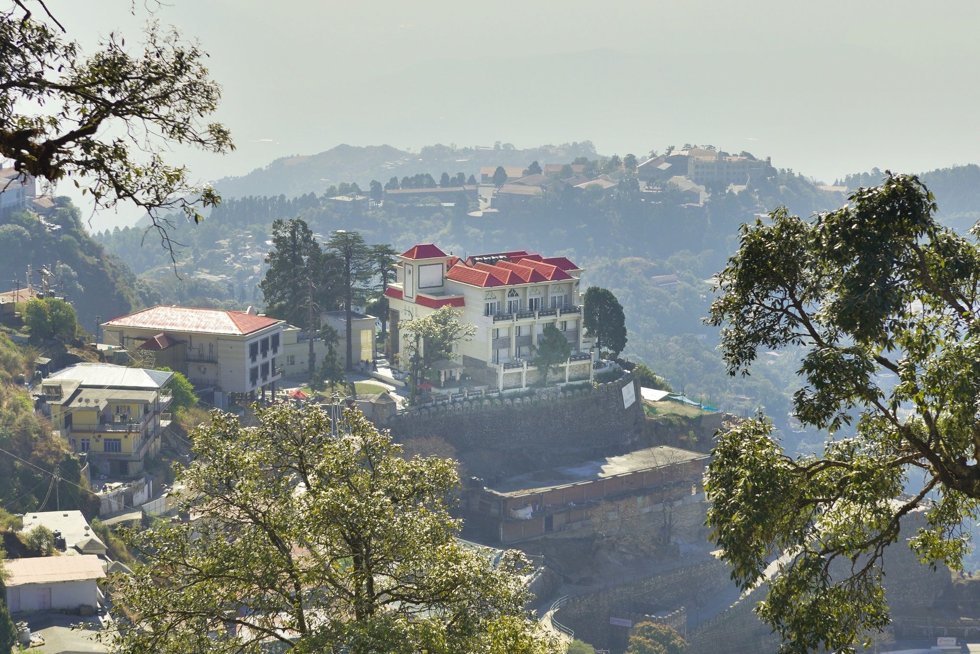 Royal Orchid Fort Resort Mussoorie Esterno foto